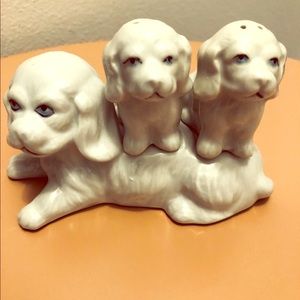 ❤️CUTE VINTAGE 3 PIECE SALT/PEPPER SET❤️NEVER USED